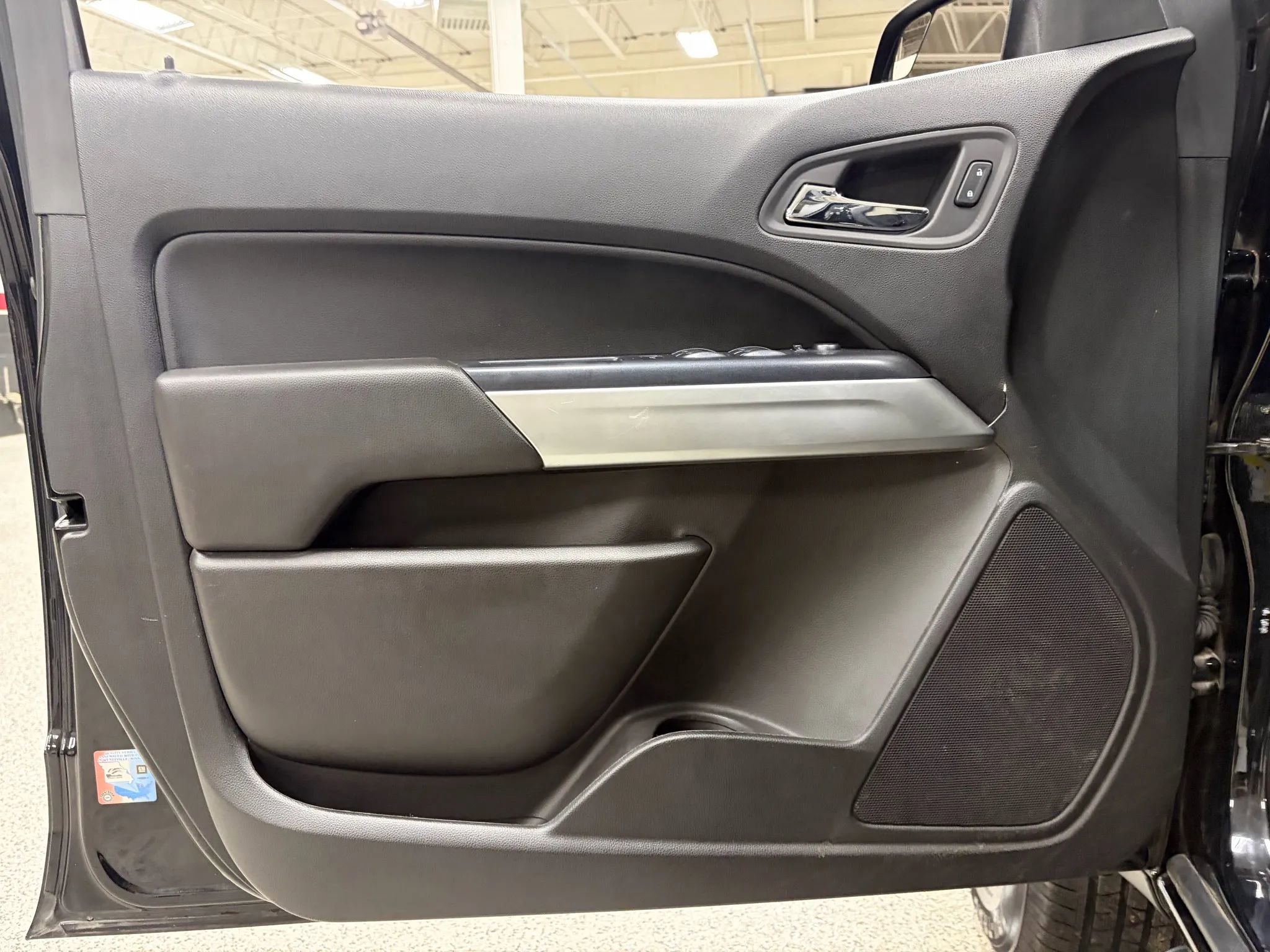 Used 2019 Chevrolet Colorado LT w/ Redline Special Edition image 19