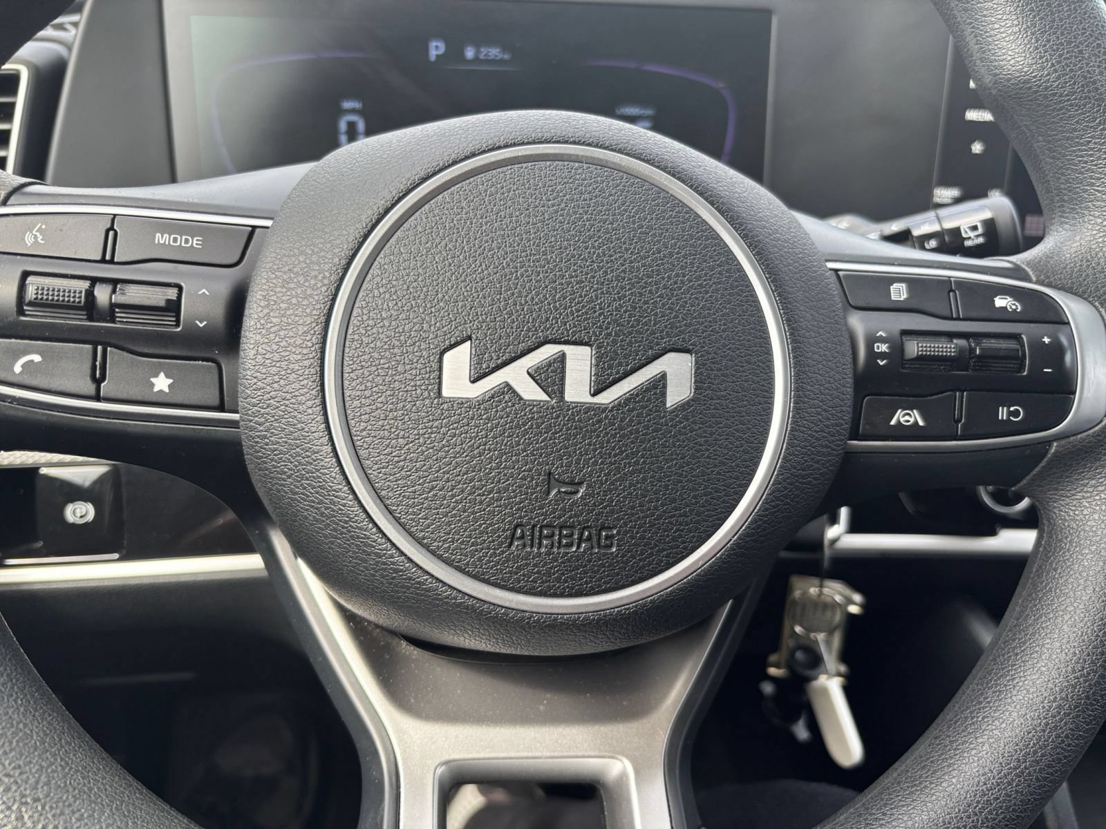 Used 2025 Kia Sportage LX FWD image 27