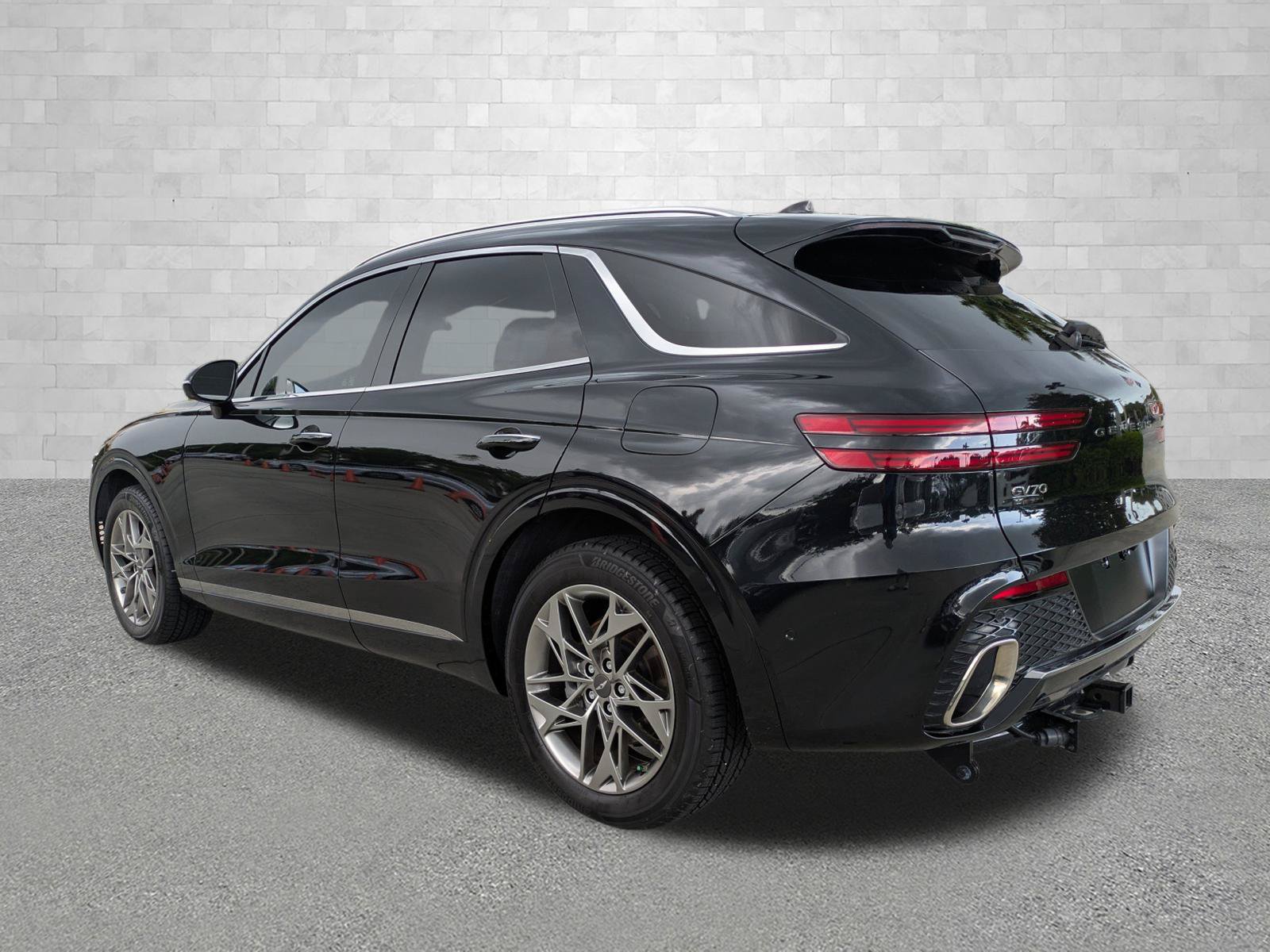 Certified 2022 Genesis GV70 2.5T w/ Advanced Package AWD/4WD image 4