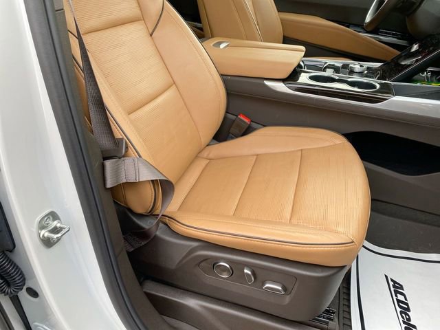 Used 2025 Cadillac Escalade Premium Luxury w/ LPO, Floor Liner Package image 27