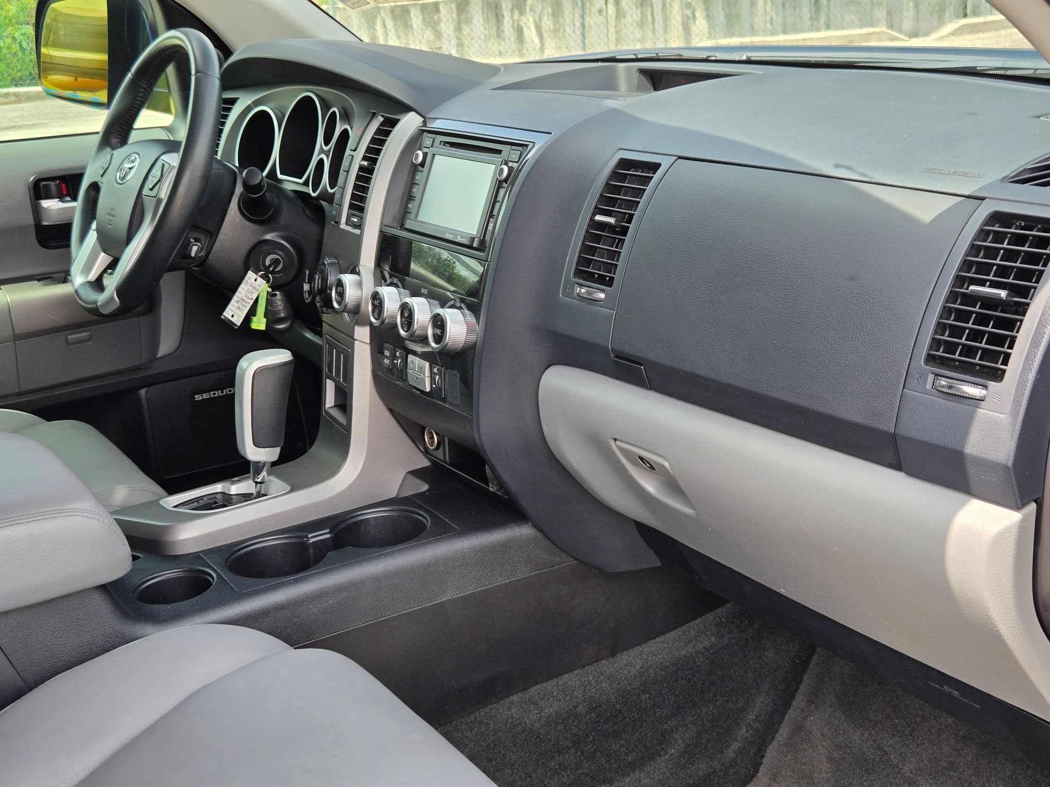 Used 2015 Toyota Sequoia Limited RWD image 30