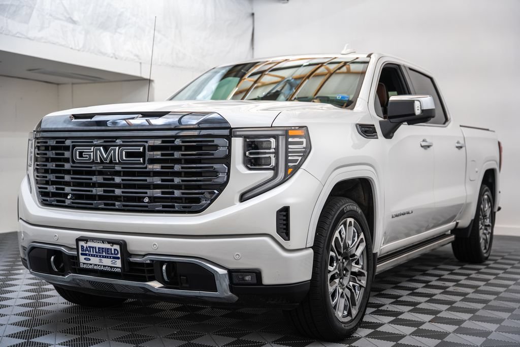 Used 2024 GMC Sierra 1500 Denali Ultimate AWD/4WD image 3