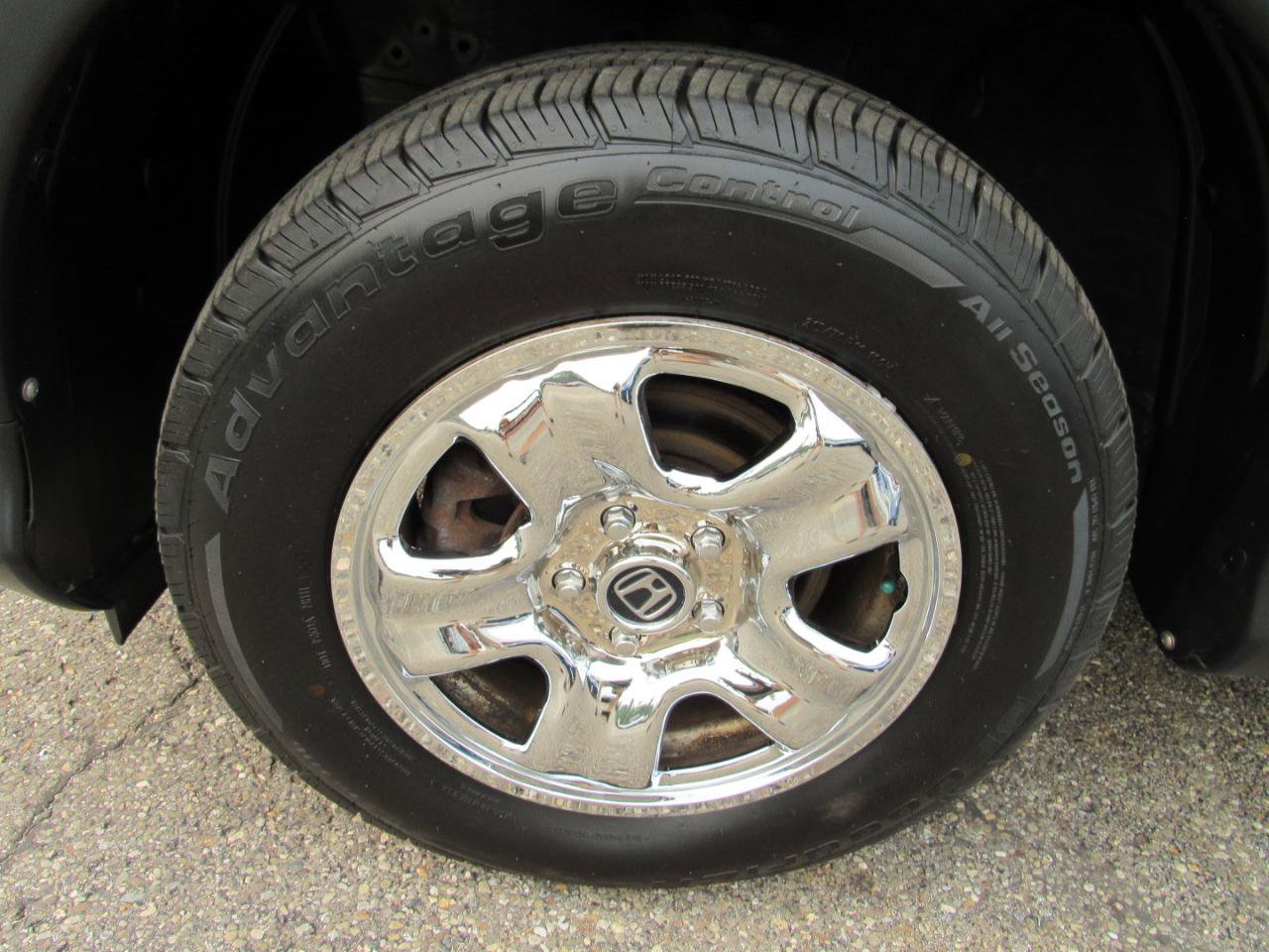Used 2015 Honda CR-V LX image 12