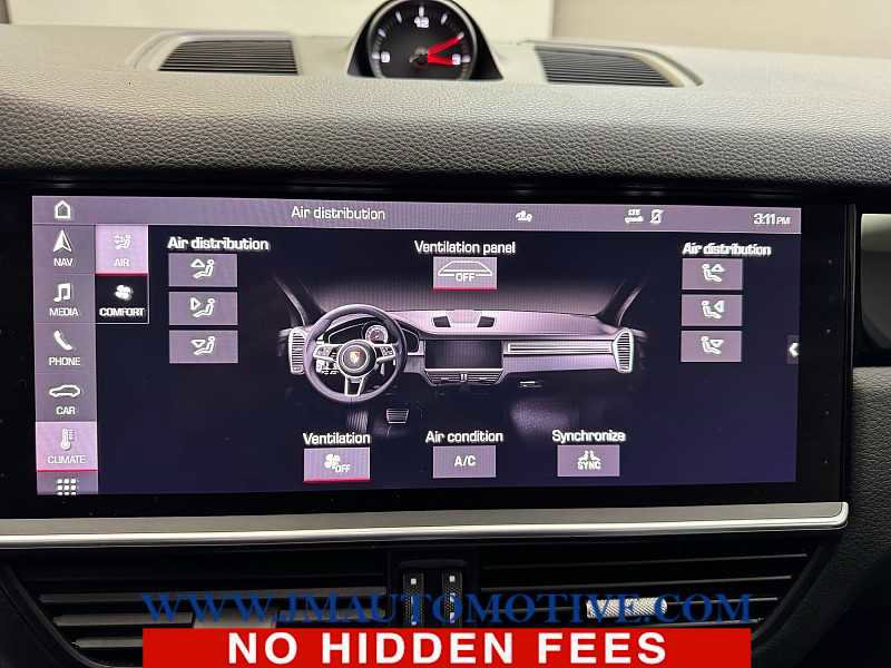 Used 2021 Porsche Cayenne image 27