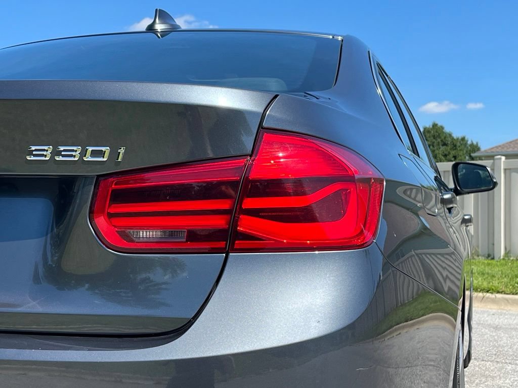 Used 2018 BMW 330i xDrive Sedan w/ Convenience Package AWD/4WD image 12