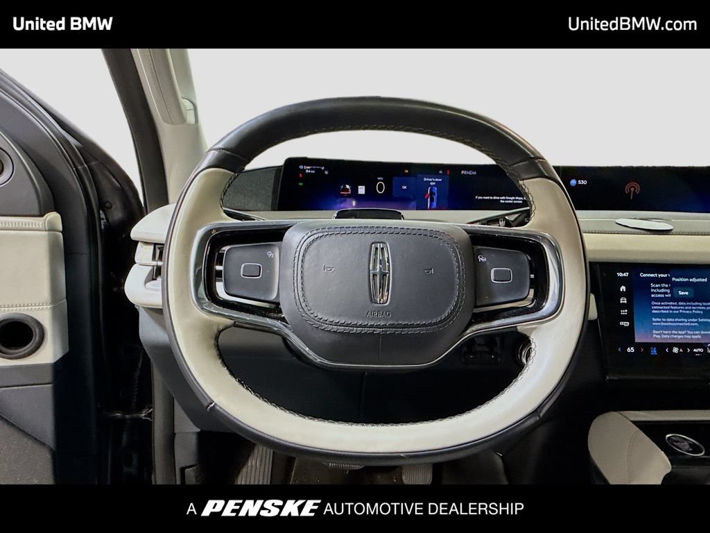 Used 2025 Lincoln Navigator L Reserve AWD/4WD image 6