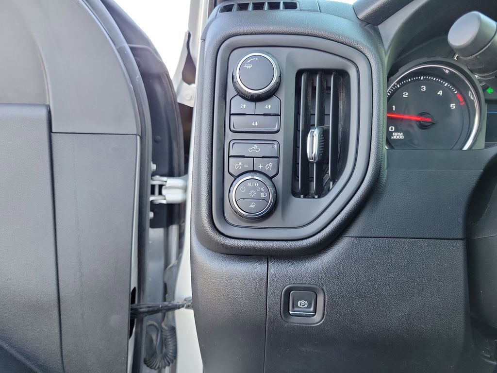 Used 2022 Chevrolet Silverado 2500 W/T w/ Gooseneck/5TH Wheel Package image 21