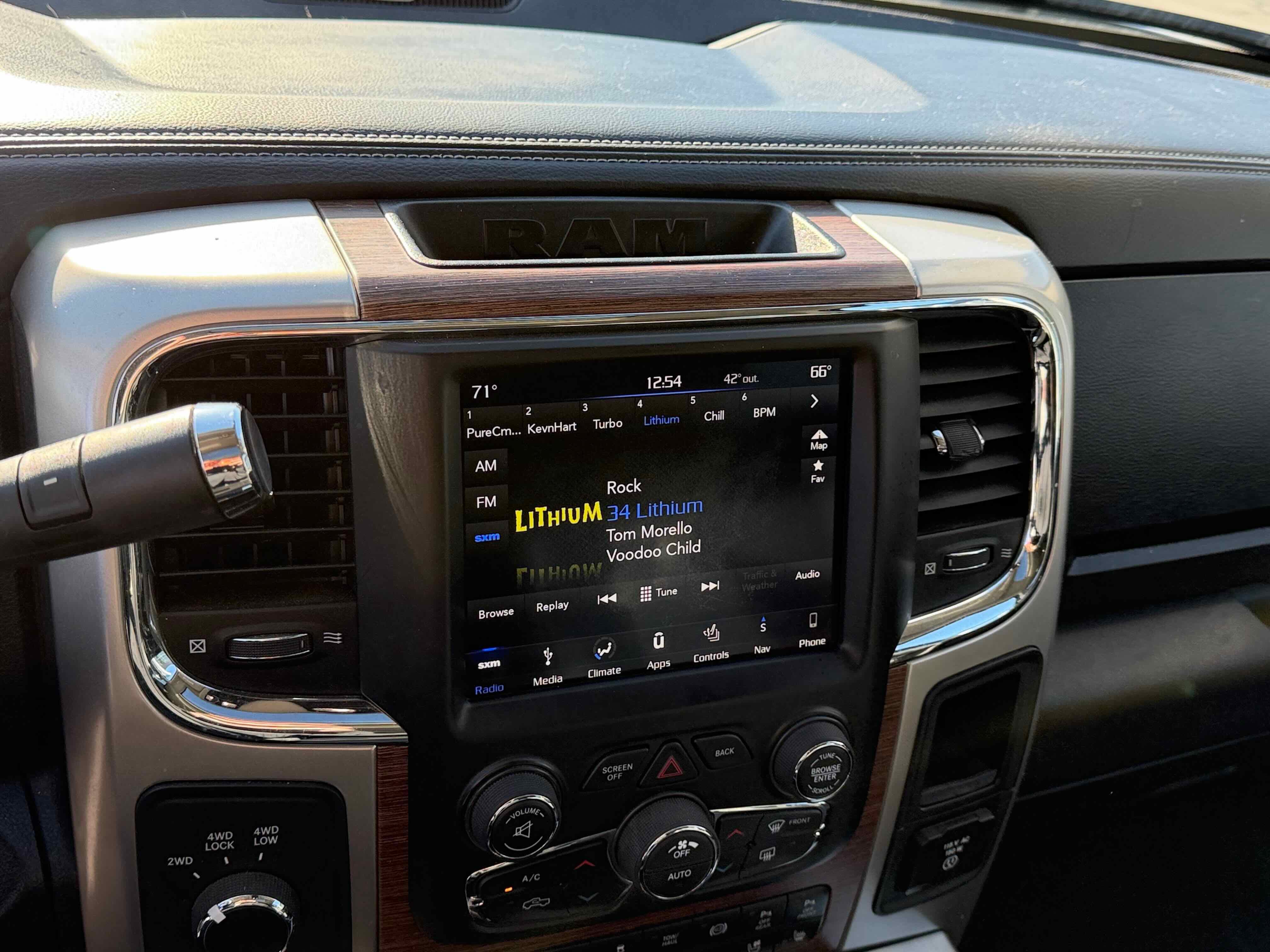 Used 2018 RAM 2500 Laramie w/ Convenience Group image 20