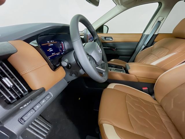 New 2026 Nissan Pathfinder Platinum image 13