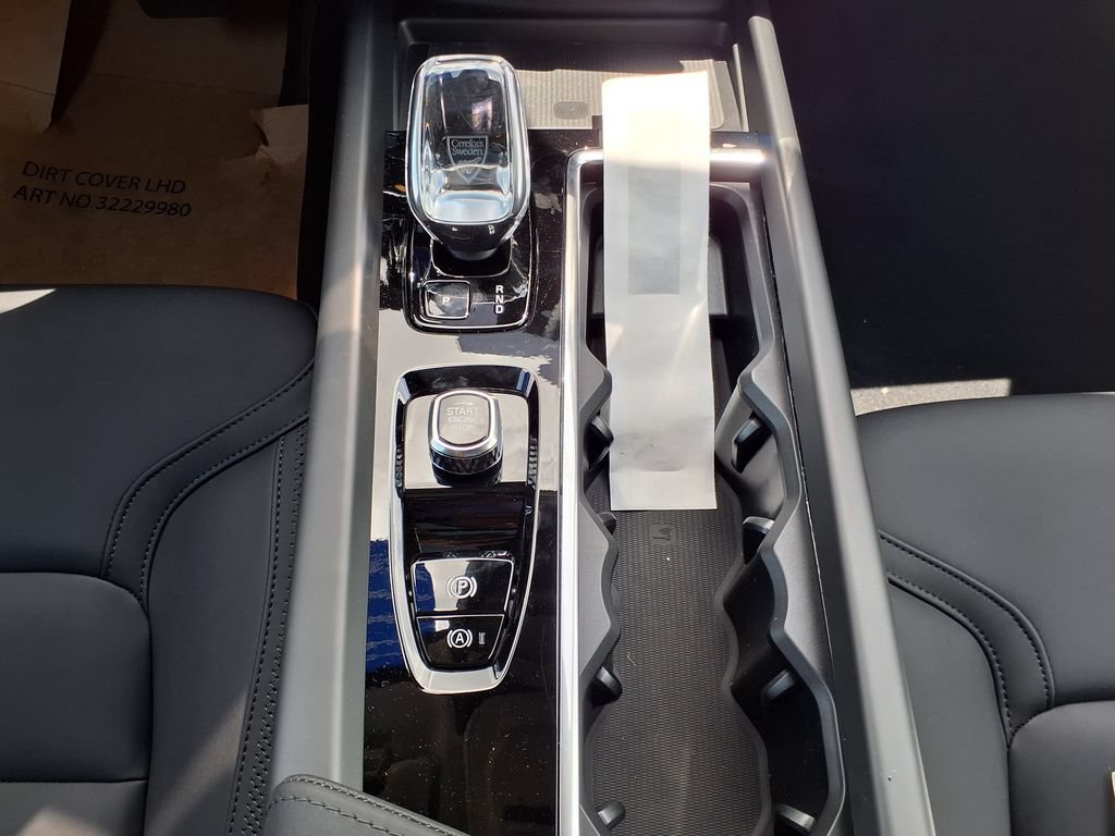 New 2026 Volvo XC60 B5 Core AWD/4WD image 28
