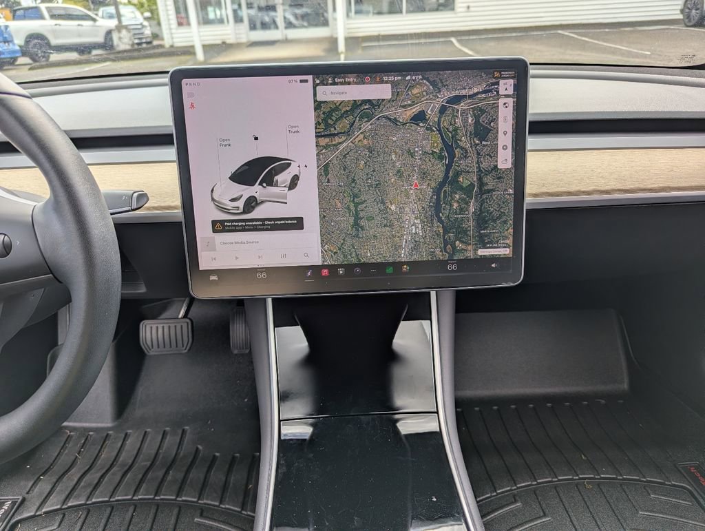 Used 2019 Tesla Model 3 Long Range image 16
