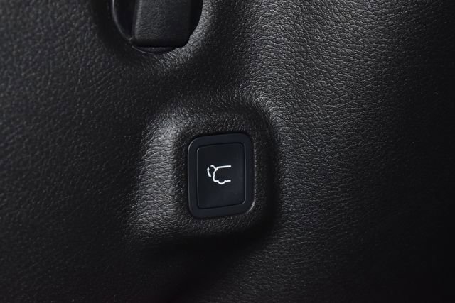 New 2026 Jeep Compass Latitude w/ Sun and Sound Group AWD/4WD image 32