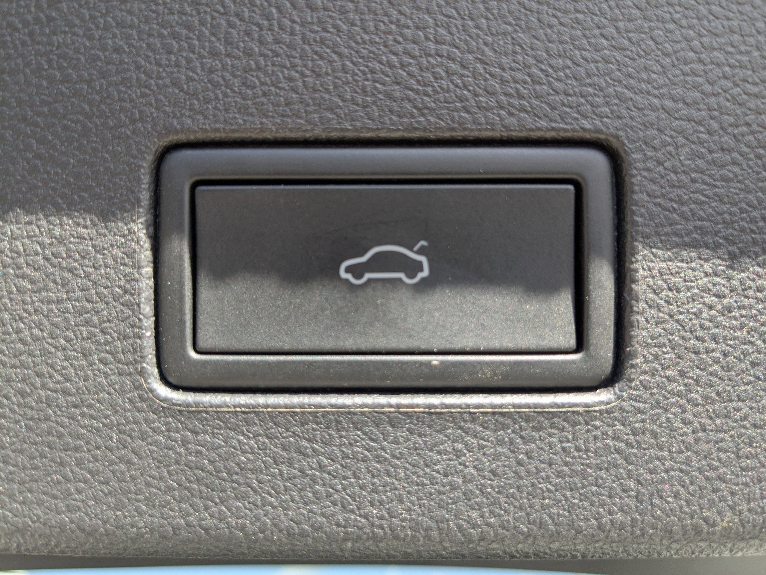 Used 2021 Volkswagen Atlas Cross Sport SE image 13