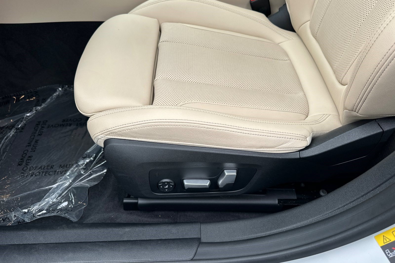 Certified 2023 BMW i4 eDrive40 w/ Premium Package RWD image 14