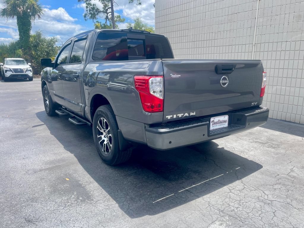 Used 2024 Nissan Titan SV w/ SV Convenience Package RWD image 3