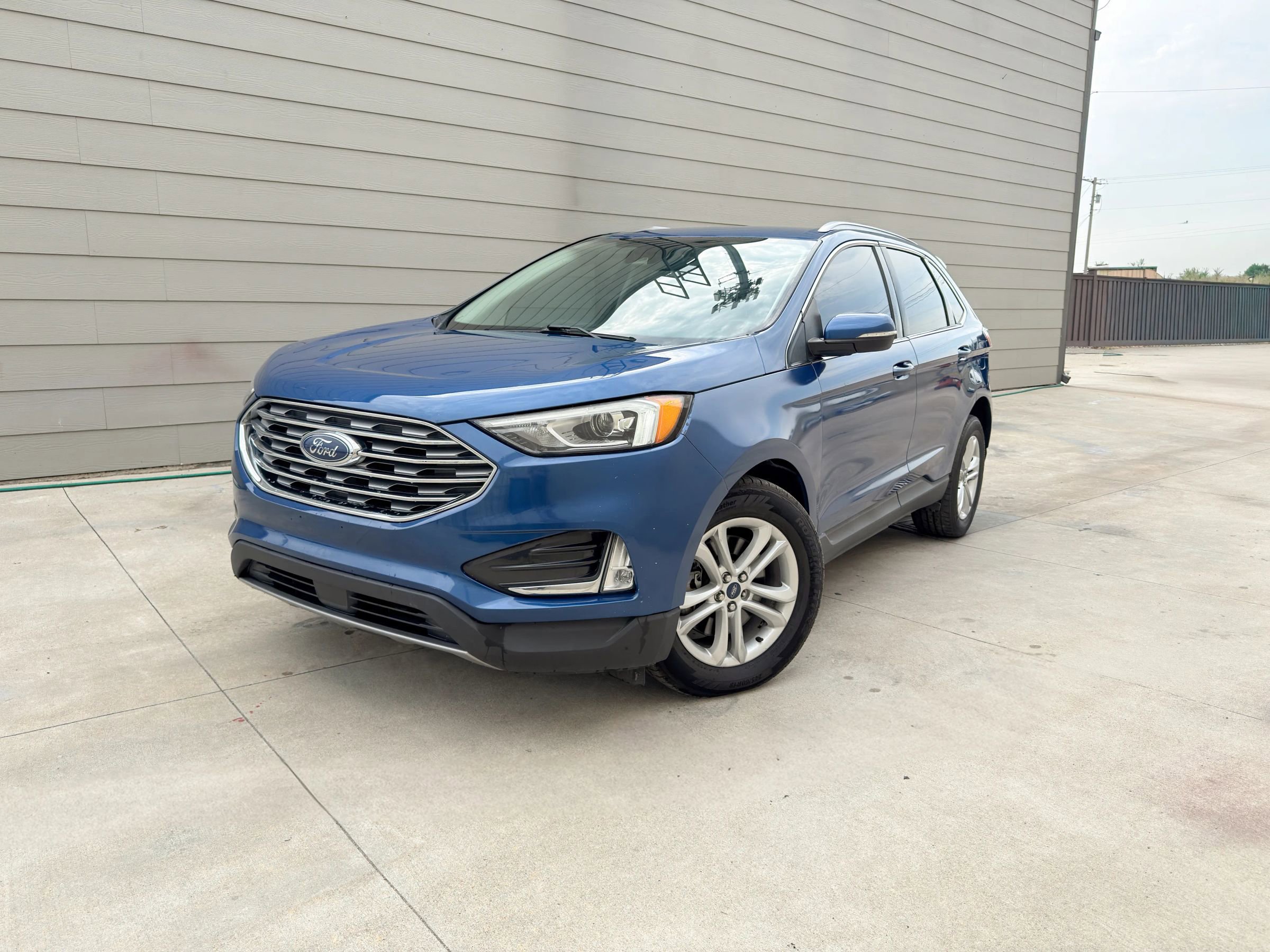 Used 2020 Ford Edge SEL w/ Convenience Package image 3