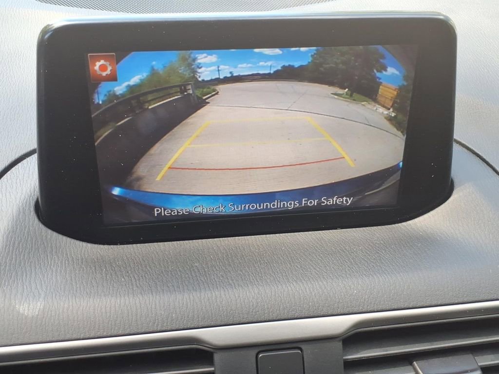 Used 2018 MAZDA MAZDA3 Touring image 11