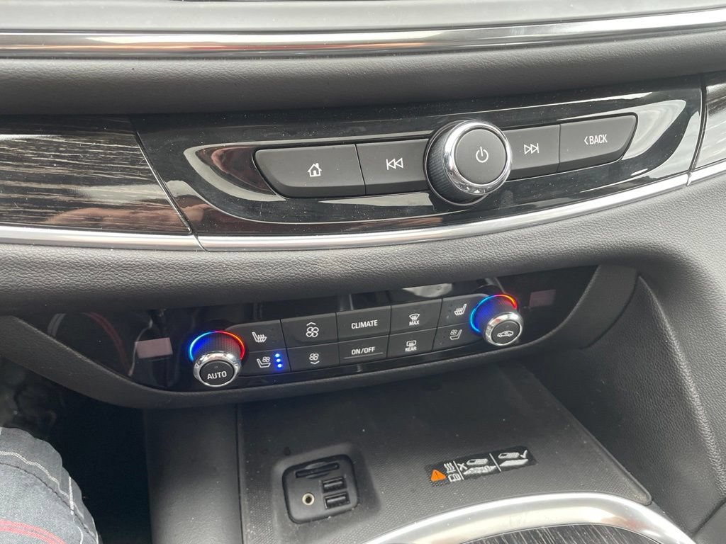Used 2021 Buick Enclave Avenir w/ Avenir Technology Package AWD/4WD image 22