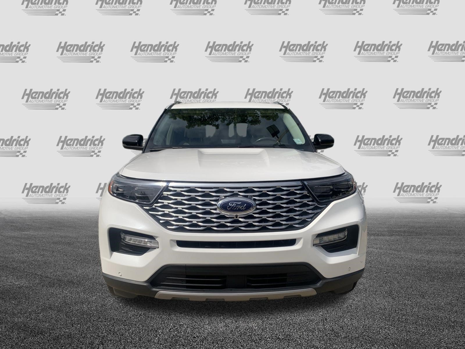 Used 2021 Ford Explorer Platinum w/ Equipment Group 601A AWD/4WD image 3