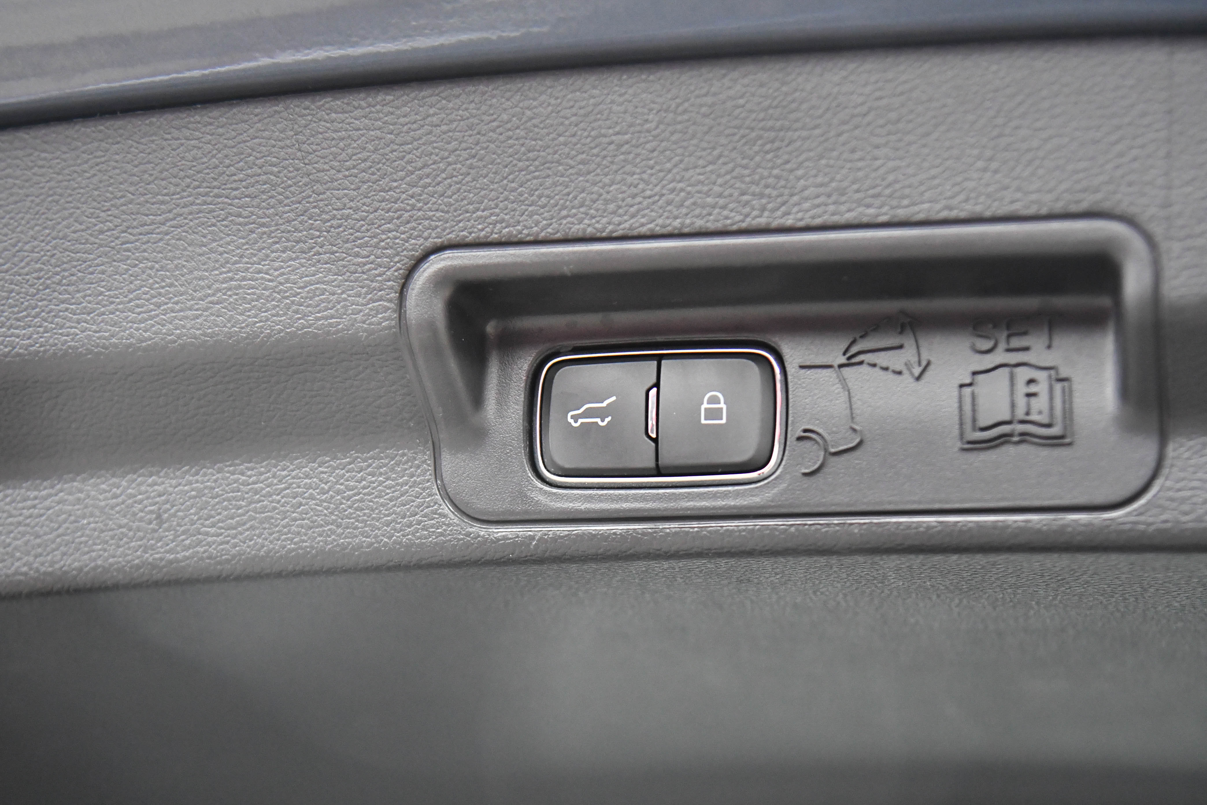 Used 2021 Ford Explorer Limited w/ Equipment Group 301A image 49