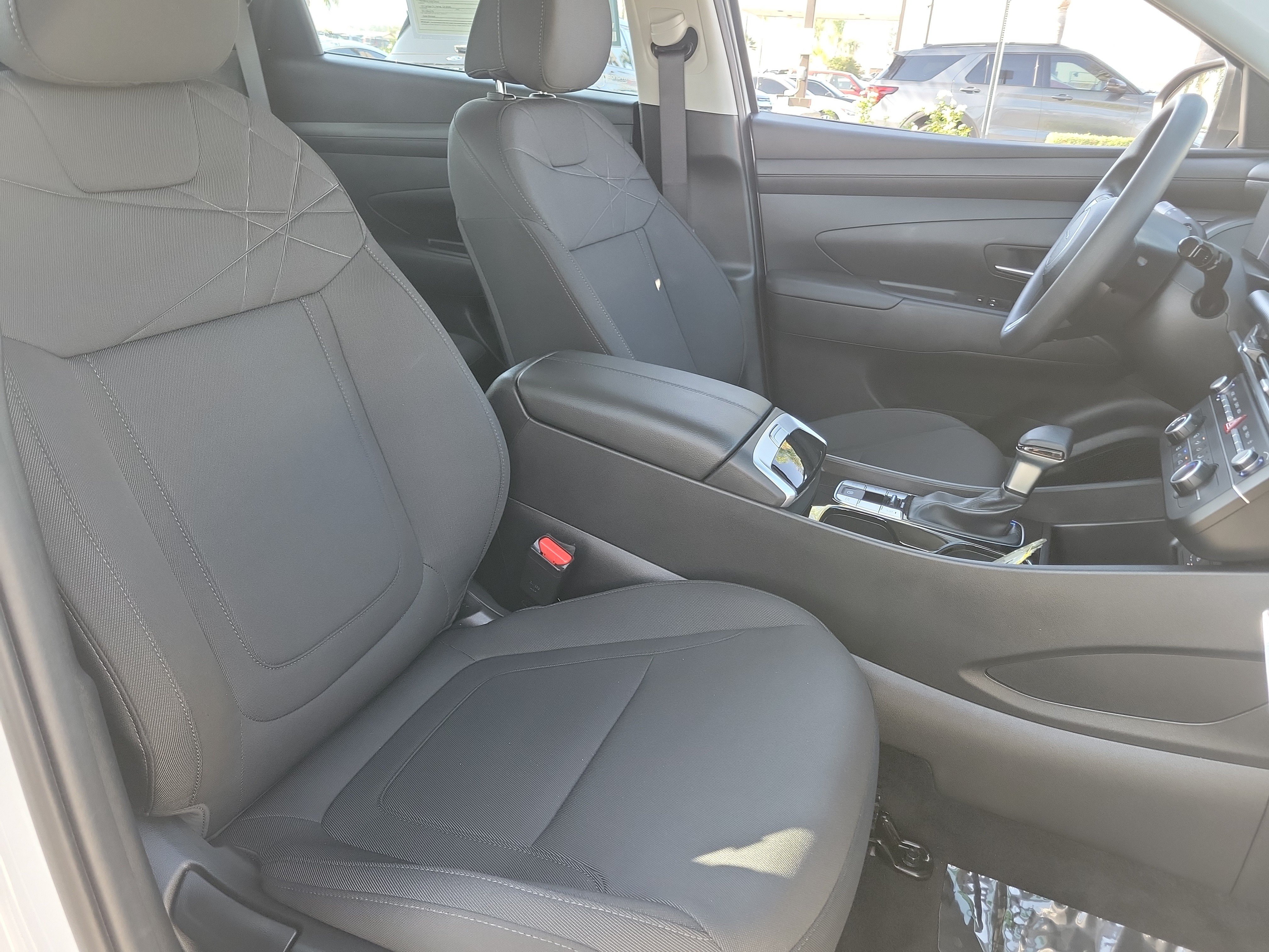Certified 2025 Hyundai Tucson SE FWD image 23