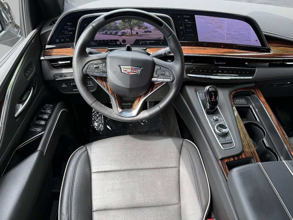 Used 2023 Cadillac Escalade Premium Luxury w/ Performance Package AWD/4WD image 4