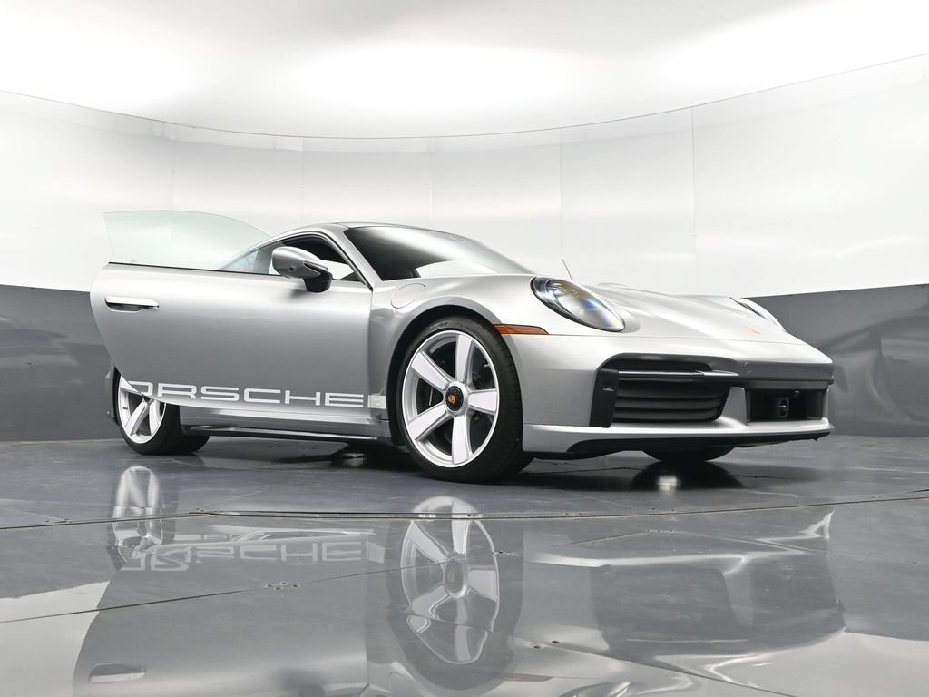 Certified 2025 Porsche 911 Turbo AWD/4WD image 40
