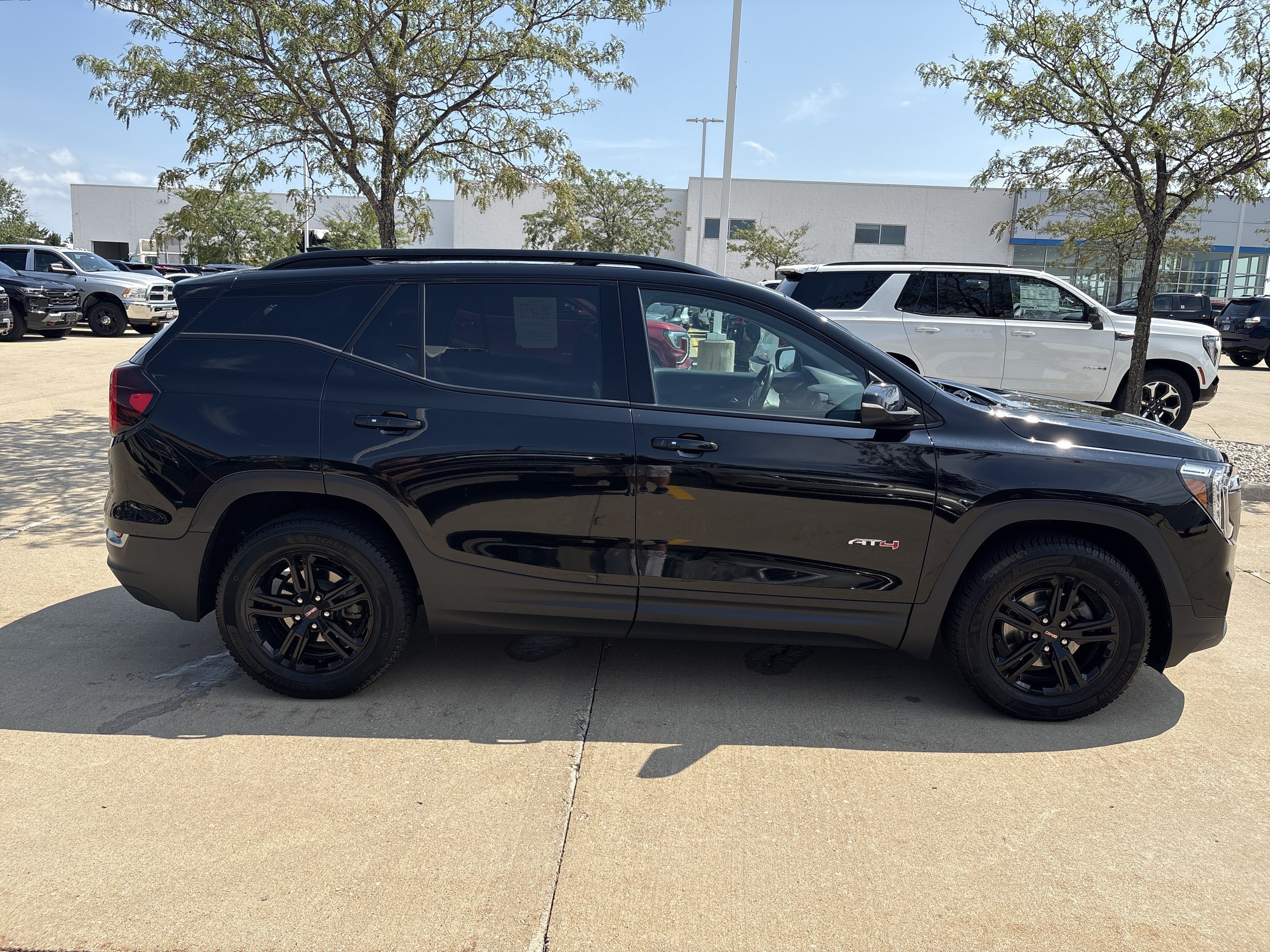 Used 2022 GMC Terrain AT4 AWD/4WD image 8