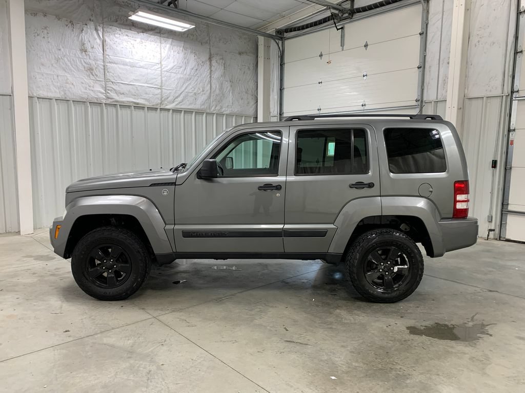 Used 2012 Jeep Liberty Sport w/ Popular Equipment Group AWD/4WD image 3