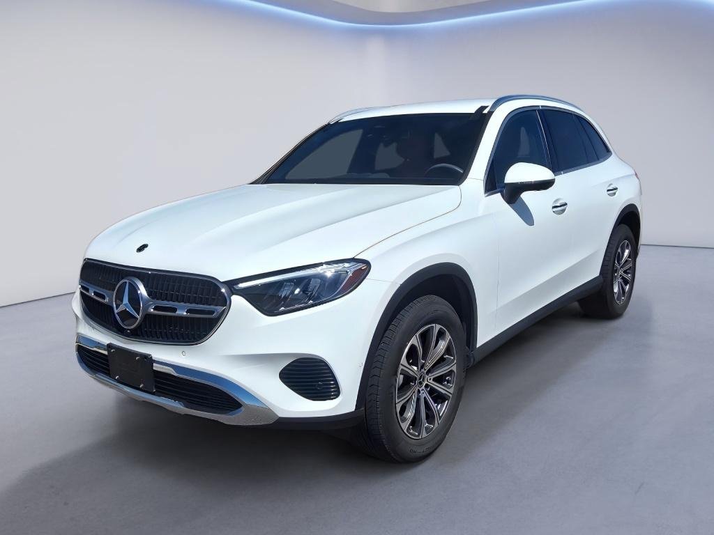 Used 2024 Mercedes-Benz GLC 300 4MATIC image 1