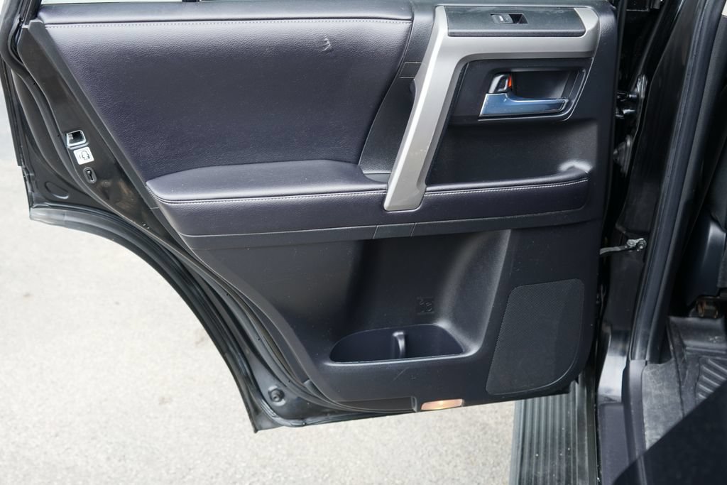 Used 2018 Toyota 4Runner SR5 AWD/4WD image 26