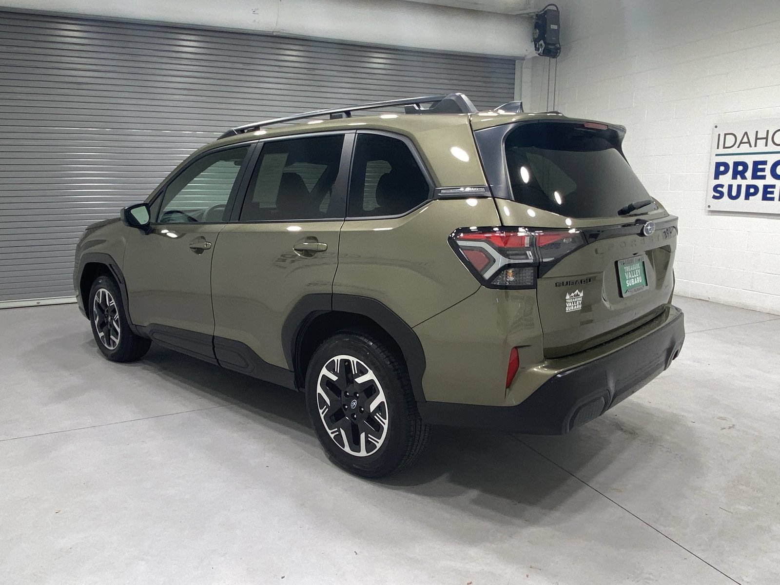 Used 2025 Subaru Forester Premium AWD/4WD image 6