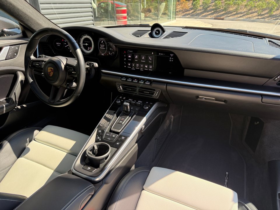 Certified 2022 Porsche 911 Turbo AWD/4WD image 18