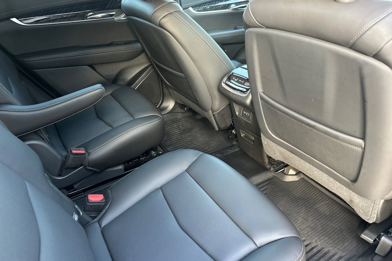 Used 2025 Cadillac XT6 Premium Luxury w/ Technology Package image 19
