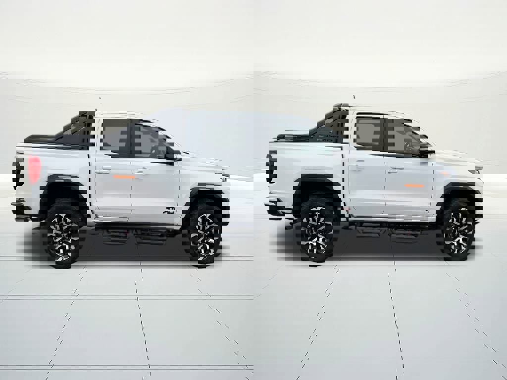 Used 2025 GMC Canyon AT4 w/ Nightfall Edition image 5