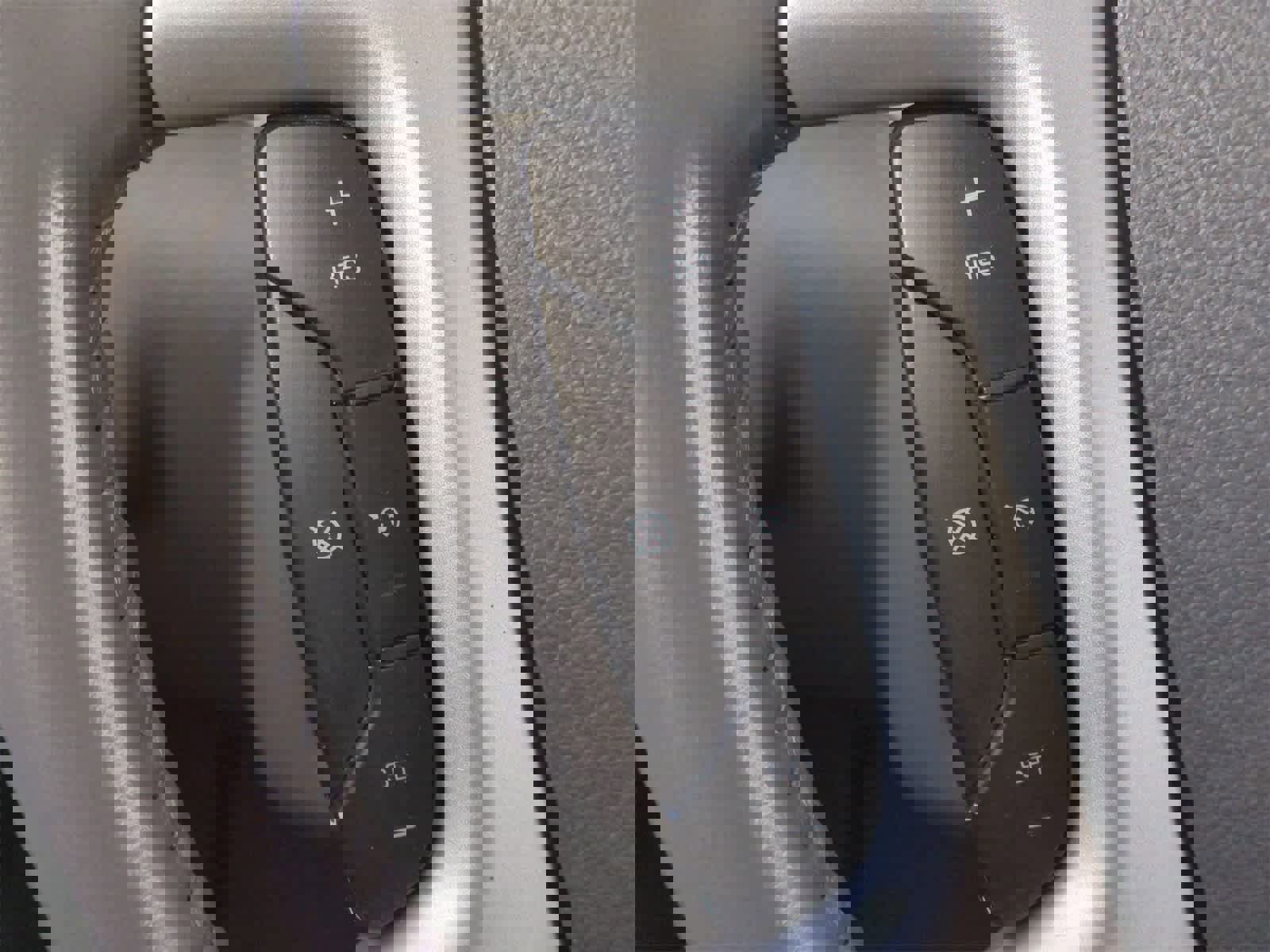 Used 2010 Chevrolet Traverse LT w/ Personal Connectivity Package image 25