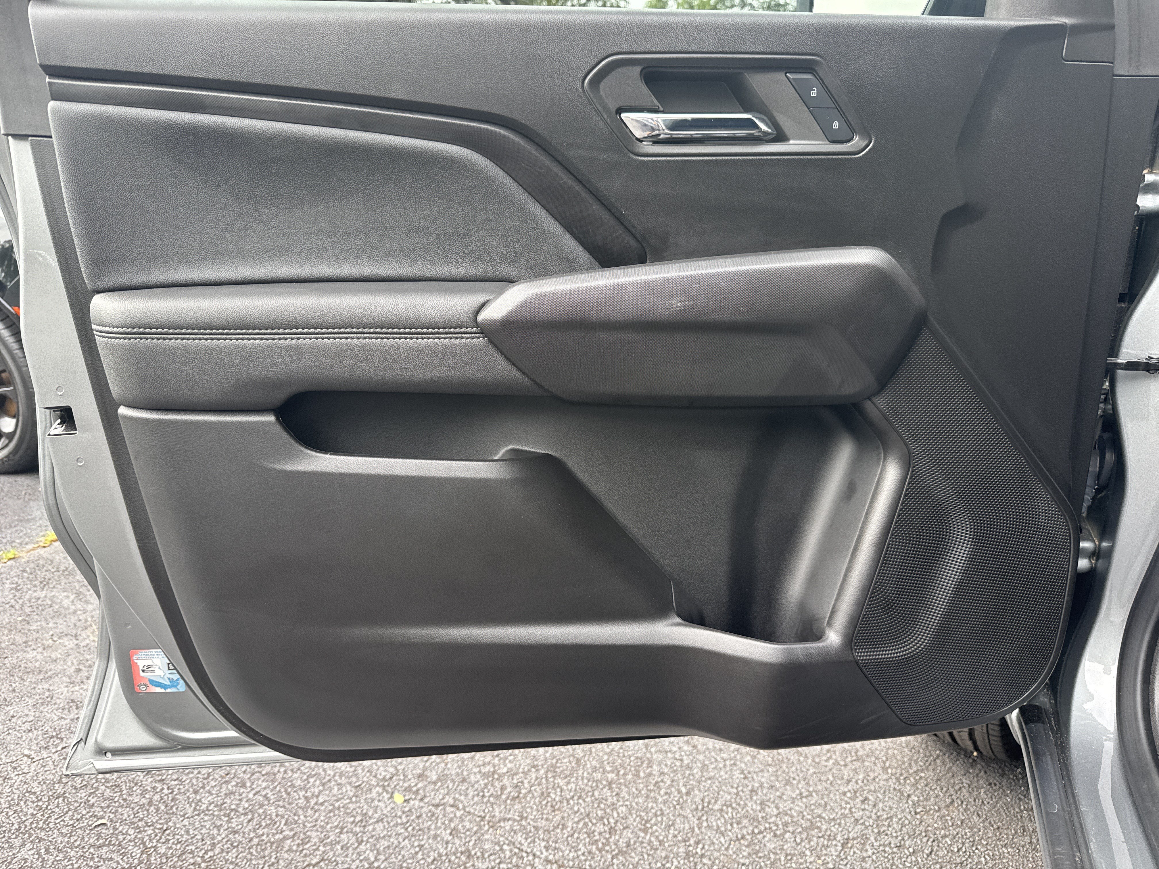 Used 2024 Chevrolet Colorado LT w/ LT Convenience Package RWD image 10