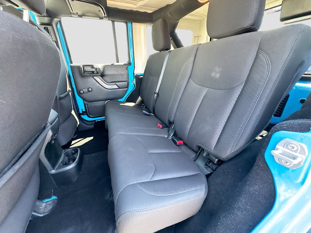 Used 2018 Jeep Wrangler Unlimited Sport w/ Connectivity Group AWD/4WD image 26
