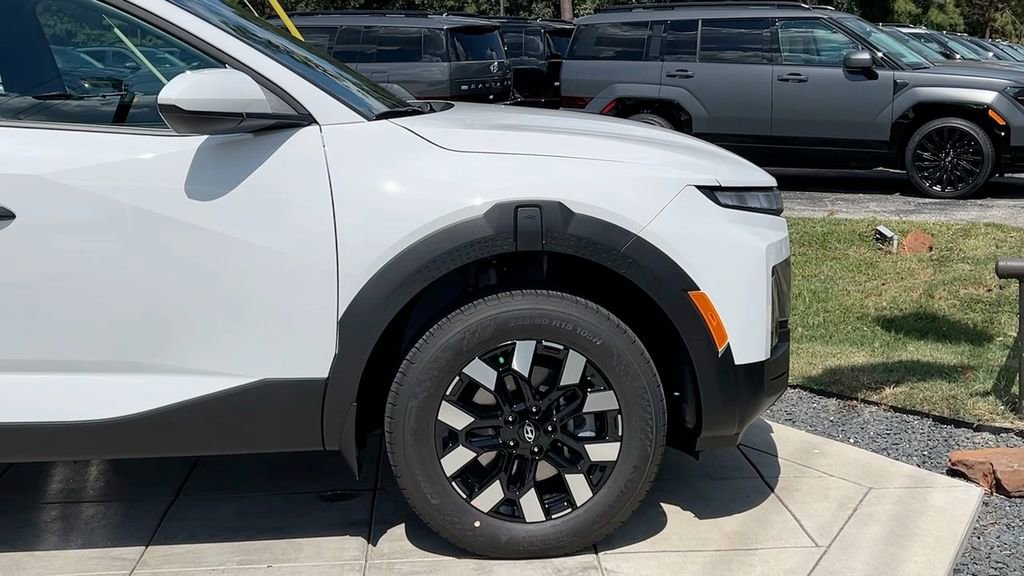 Used 2025 Hyundai Santa Cruz SE image 13