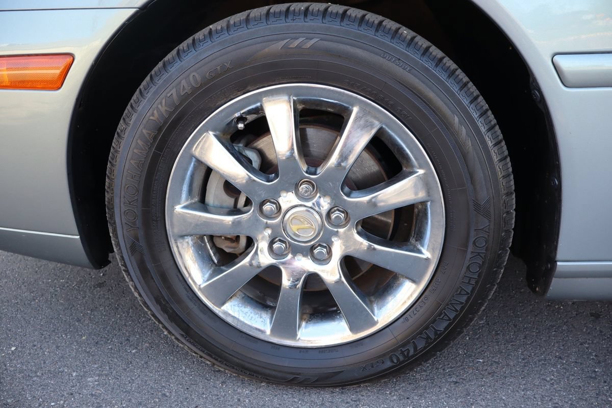 Used 2004 Lexus ES 330 w/ Premium Pkg FWD image 40
