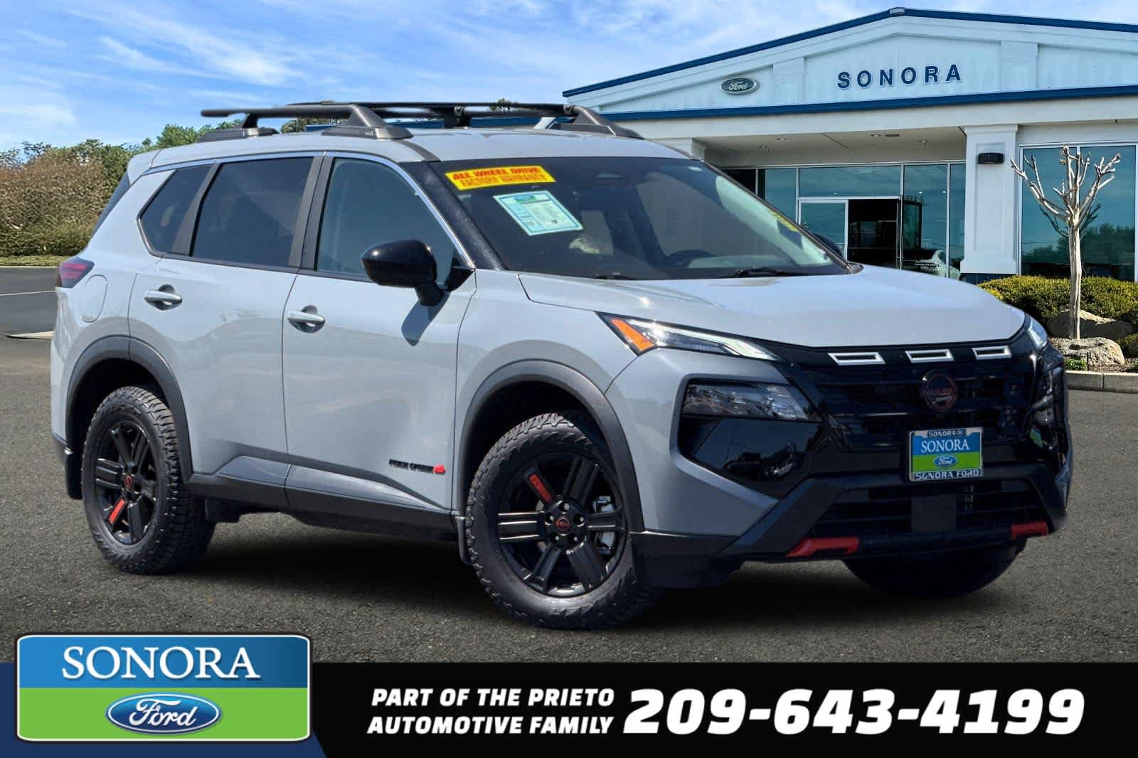 Used 2025 Nissan Rogue SV AWD/4WD image 1