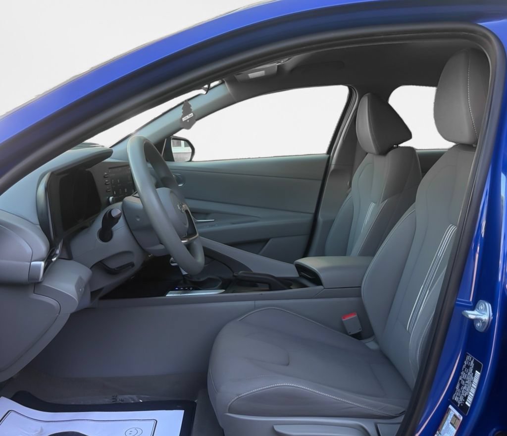 Used 2023 Hyundai Elantra SEL FWD image 12