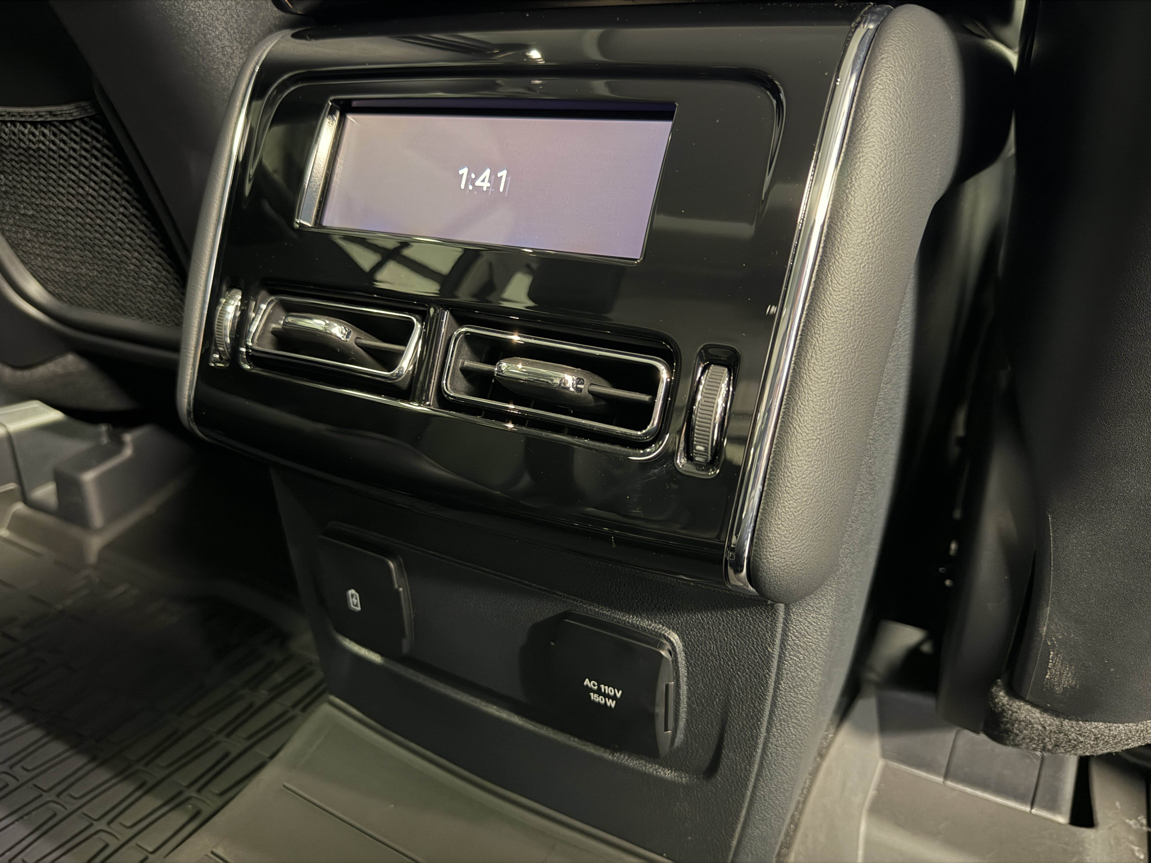 Used 2025 Lincoln Aviator AWD w/ Jet Appearance Package image 24