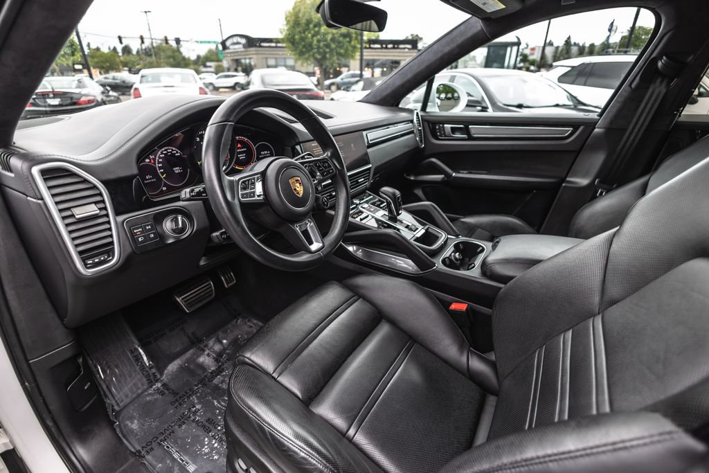 Used 2023 Porsche Cayenne Turbo S AWD/4WD image 23