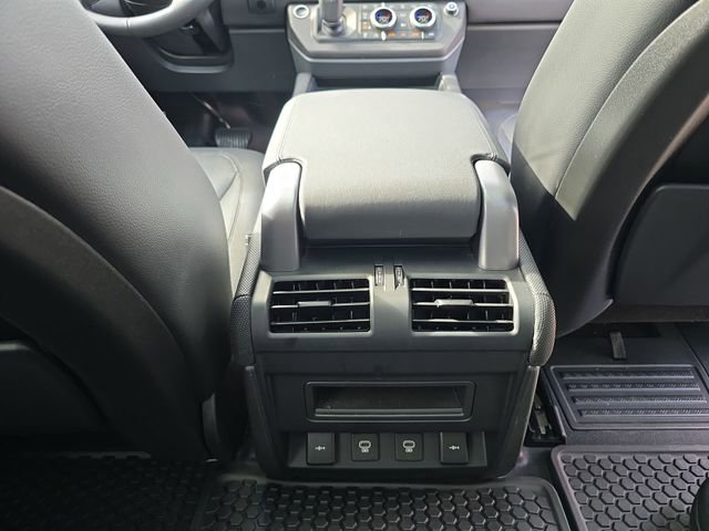 Used 2022 Land Rover Defender 90 X-Dynamic S image 27