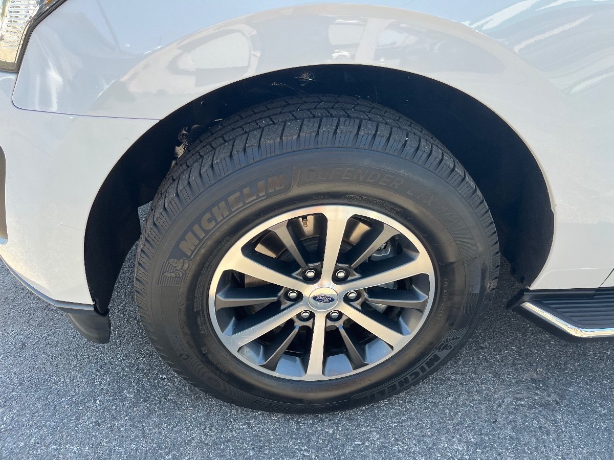 Used 2018 Ford Expedition XLT w/ Equipment Group 202A RWD image 44