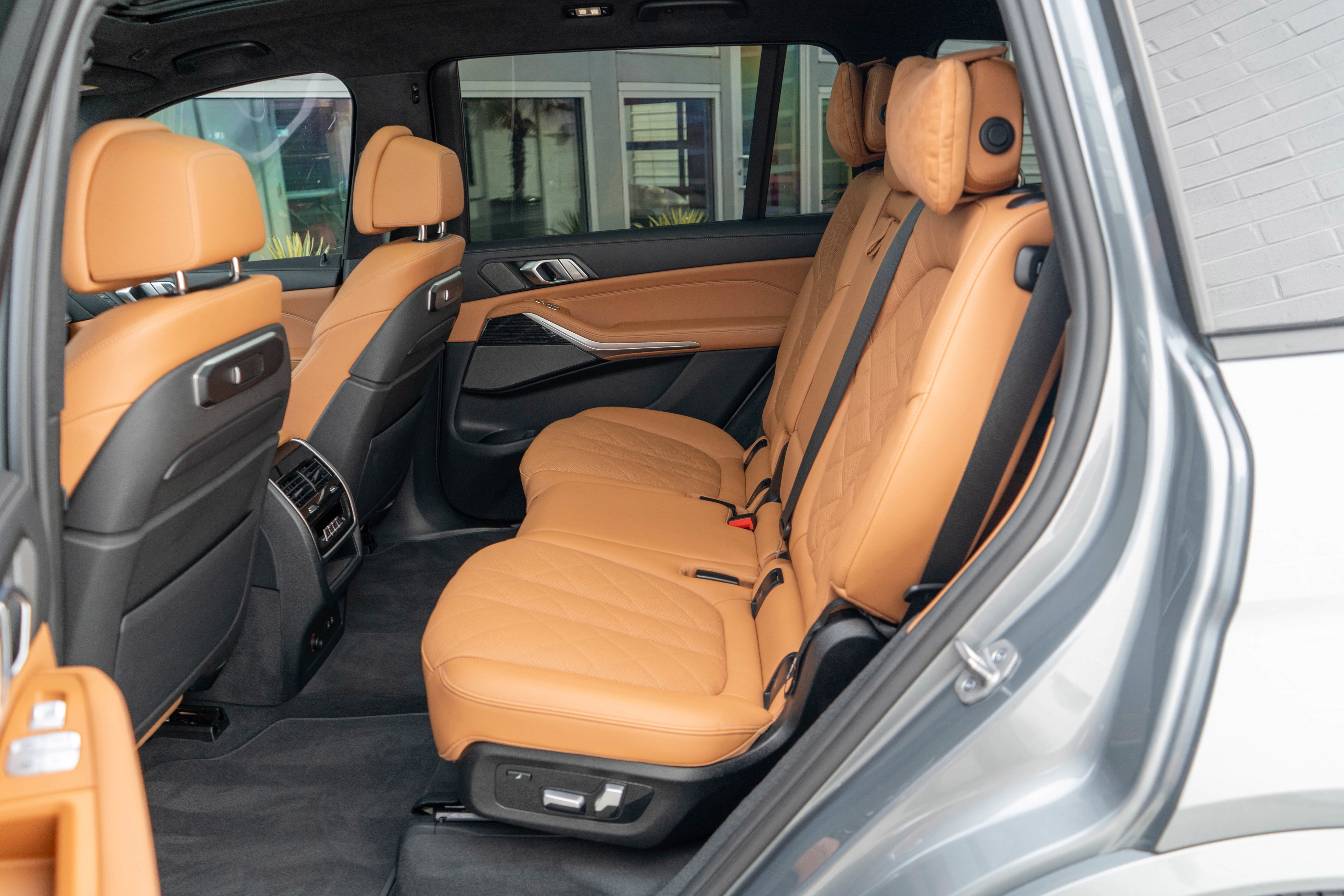 Used 2023 BMW X7 M60i image 34