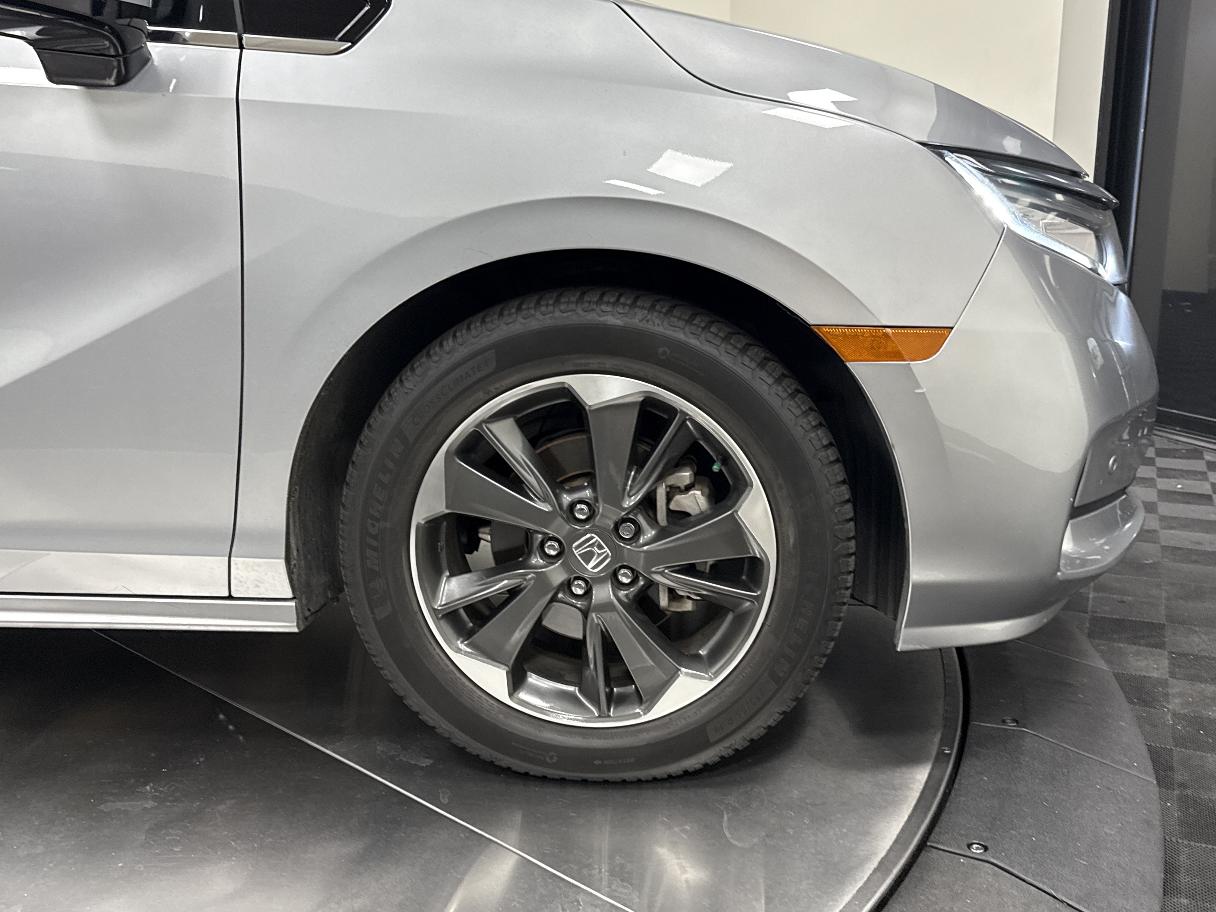 Used 2024 Honda Odyssey Elite image 8