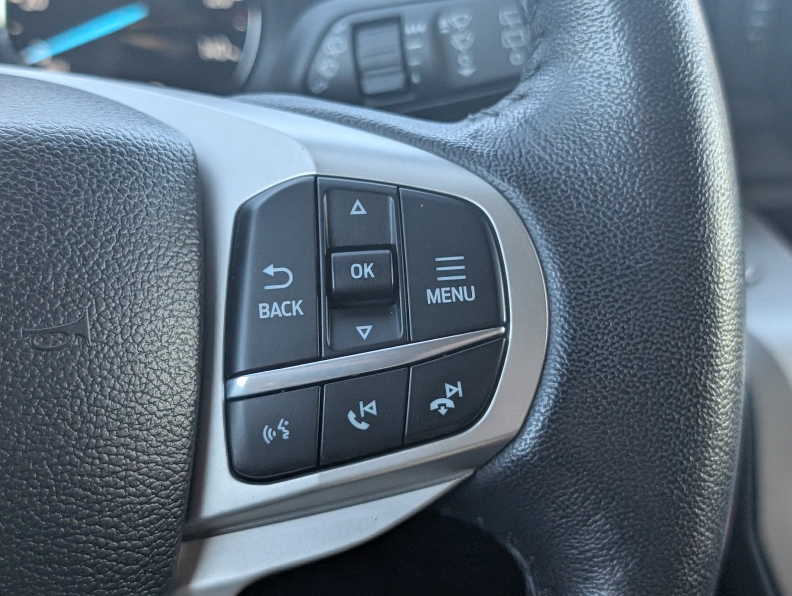 Used 2023 Ford Explorer XLT image 23