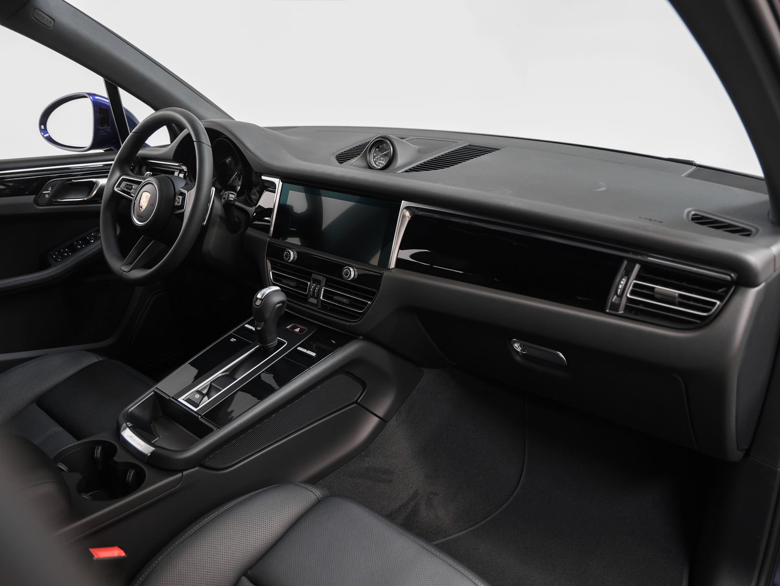 New 2026 Porsche Macan AWD/4WD image 23
